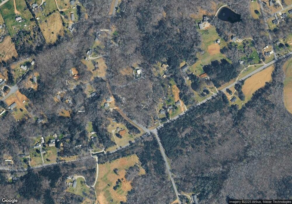 902 Colonial Rd, Clover, SC 29710 - photo 1