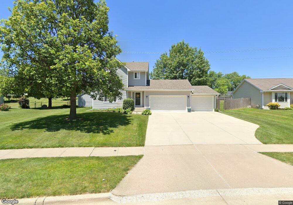 2536 E Marion St, Des Moines, IA 50320 - photo 1