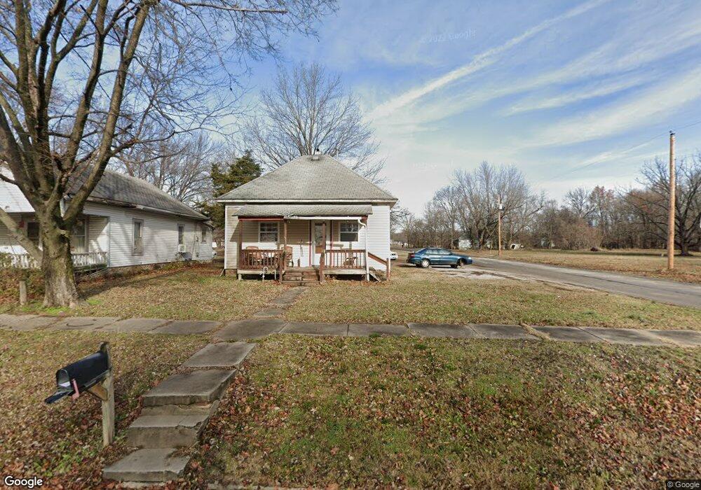 1203 Crawford Ave, Parsons, KS 67357 - photo 1