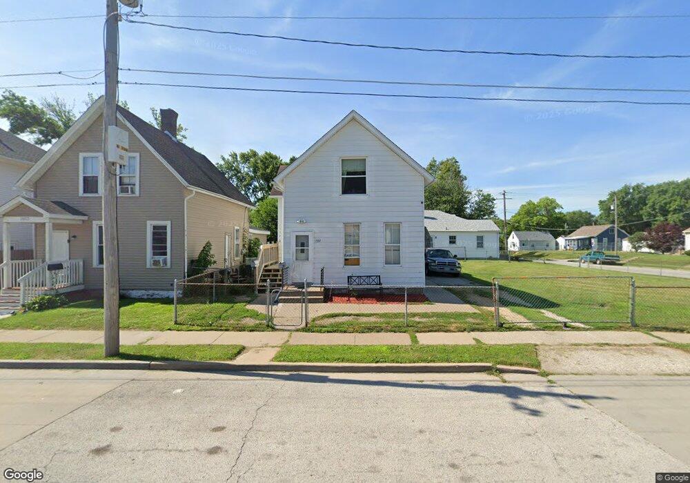 1557 W 17th St, Davenport, IA 52804 - photo 1