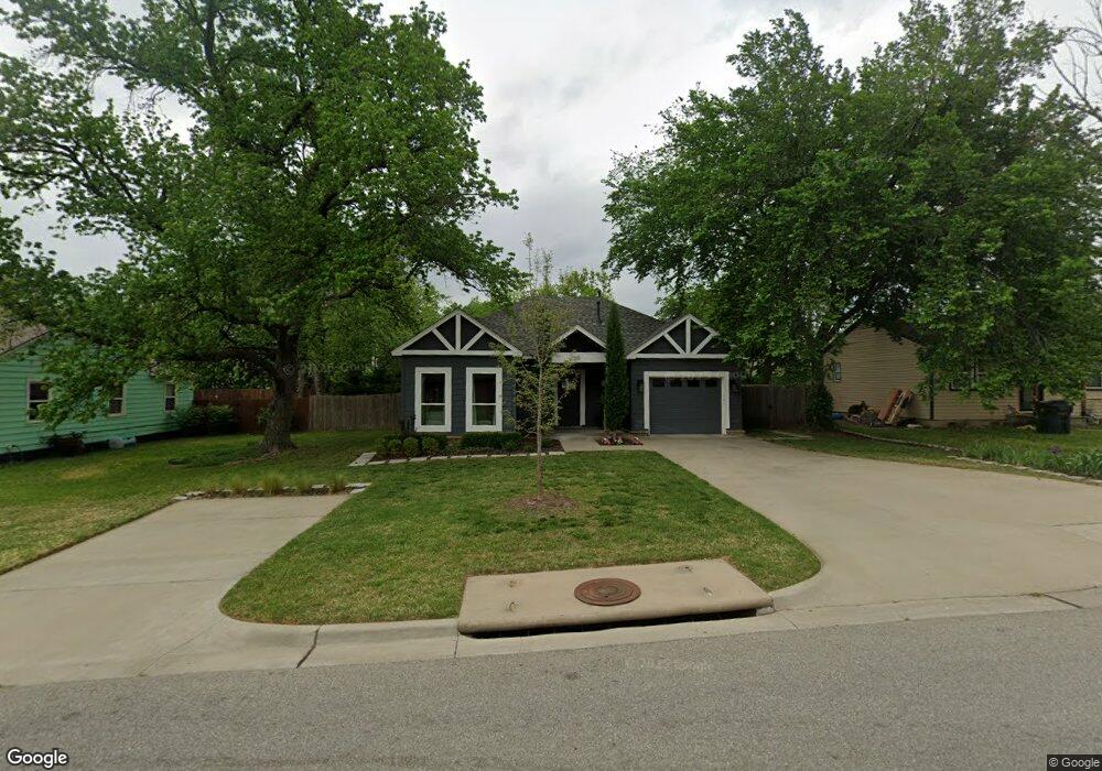 1215 E Cleveland Ave, Sapulpa, OK 74066 - photo 1