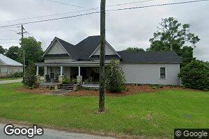 133 S Peachtree St, Doerun, GA 31744