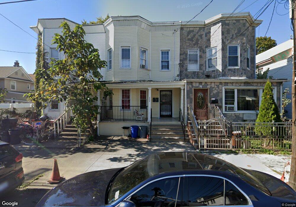 10324 171st St, Jamaica, NY 11433 - photo 1