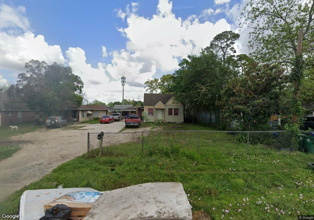 1209 Norham St, Houston, TX 77022 - photo 1