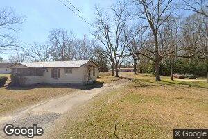 28 N Jones St, Lumber City, GA 31549