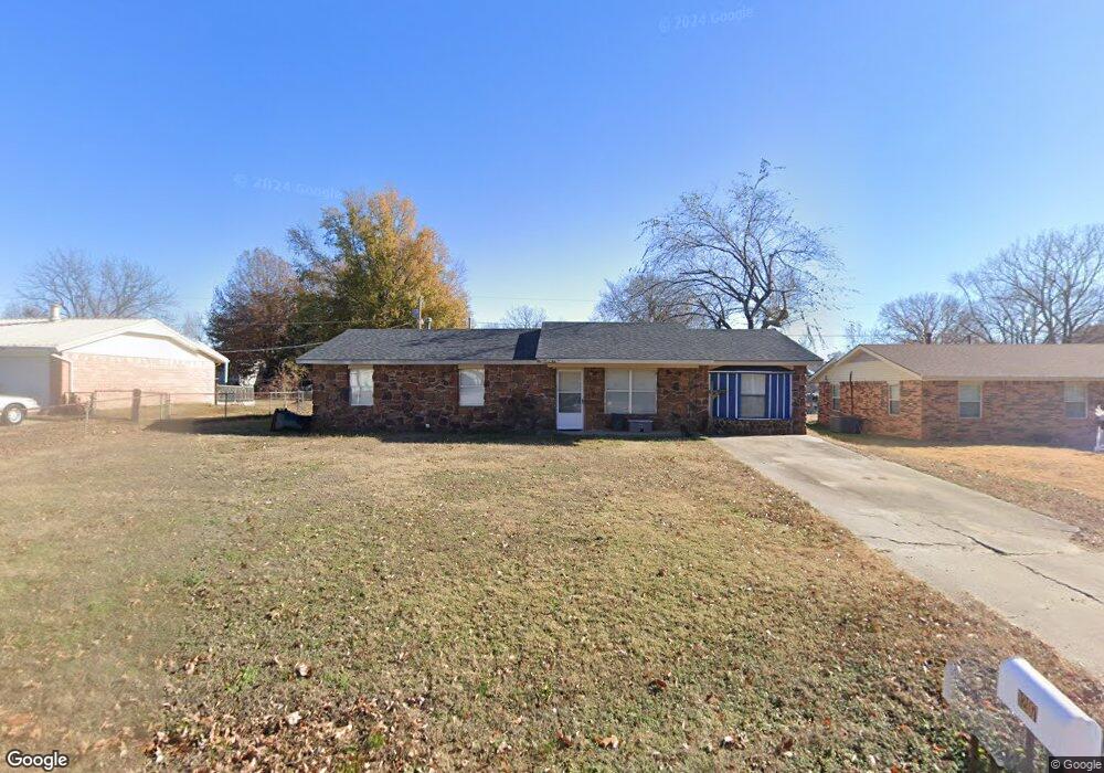 1207 N Kern Ave, Okmulgee, OK 74447 - photo 1