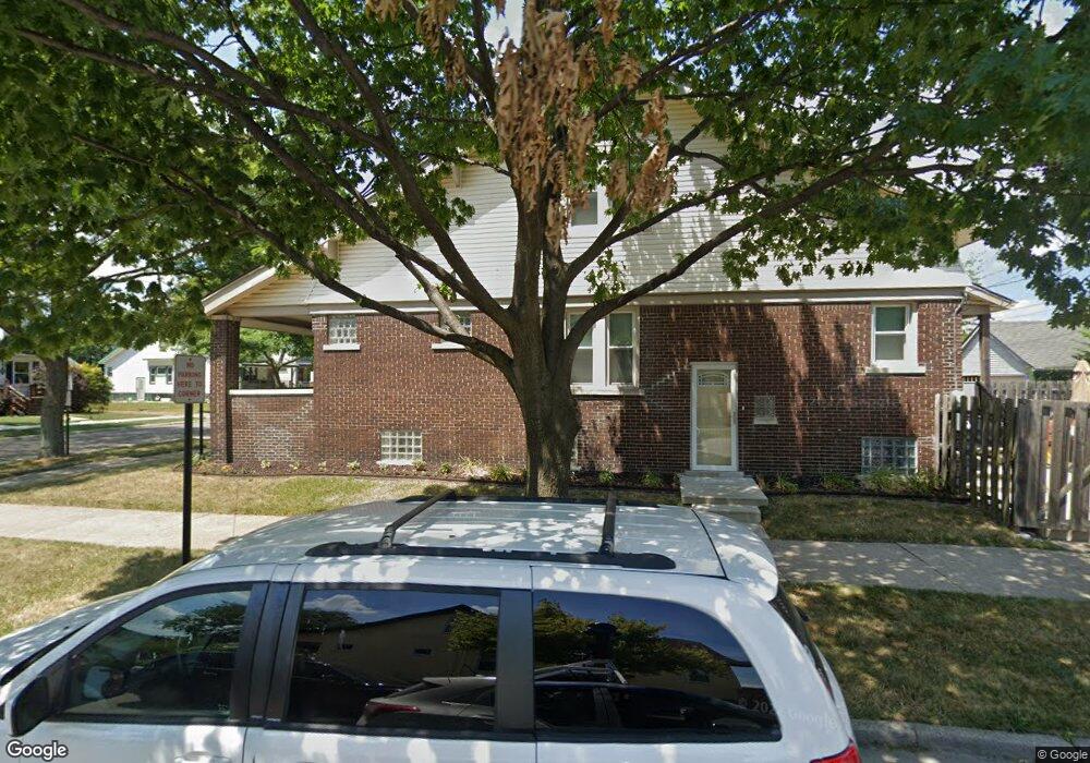 1450 Wayburn St, Grosse Pointe, MI 48230 - photo 1