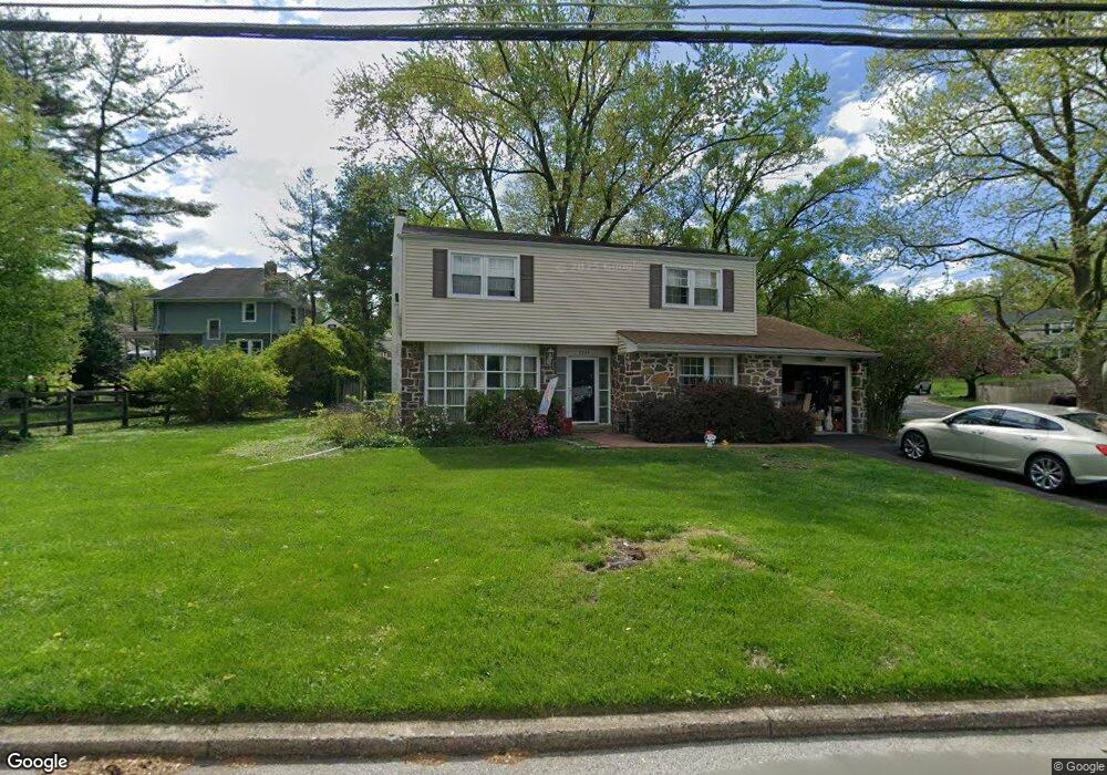 2347 Pine Ridge Dr, Lafayette Hill, PA 19444 - photo 1