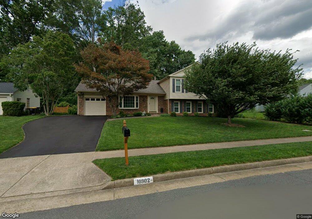 10902 Rippon Lodge Dr, Fairfax, VA 22032 - photo 1