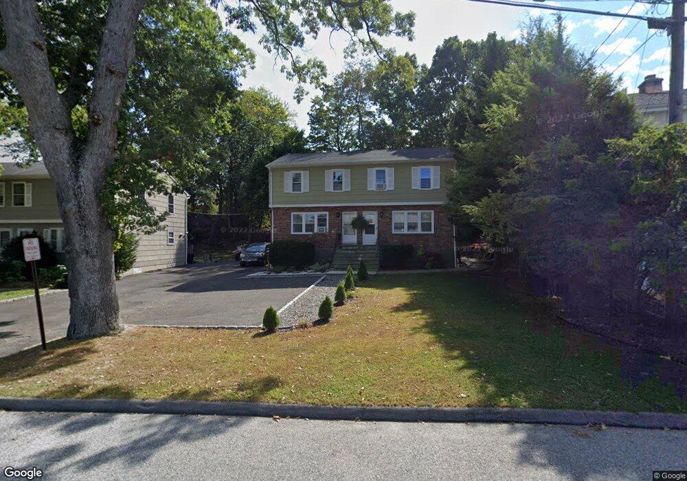 47 Vitti St, New Canaan, CT 06840 - photo 1