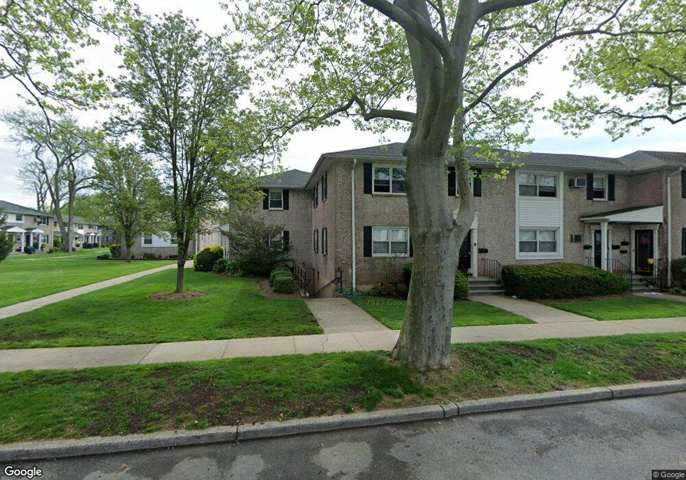 81-39 268 St unit 294B, New Hyde Park, NY 11040 - photo 1