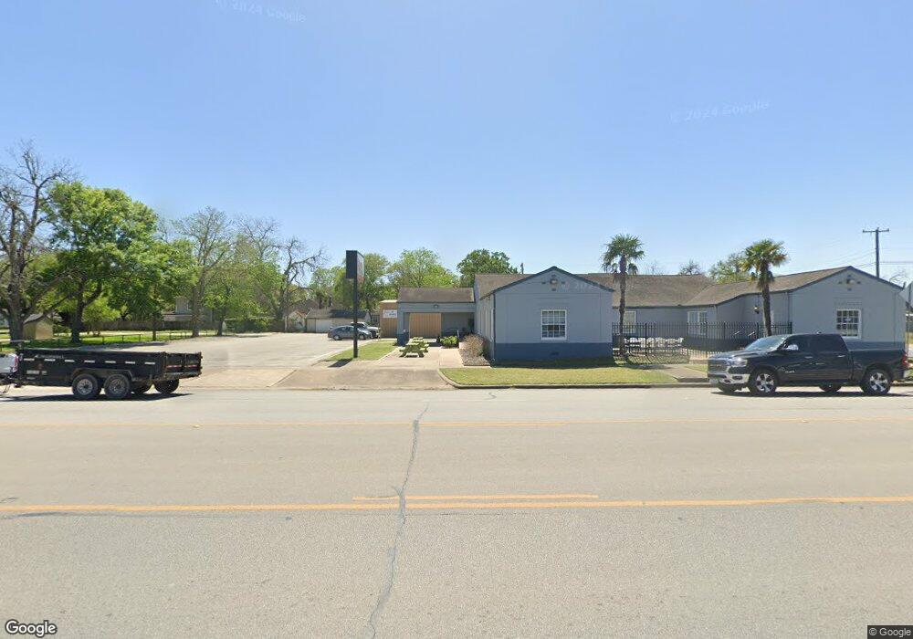 1300 7th St, Bay City, TX 77414 - photo 1