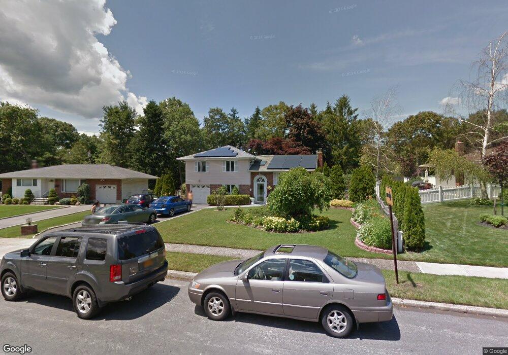 4 Fisher Rd, ComMacK, NY 11725 - photo 1