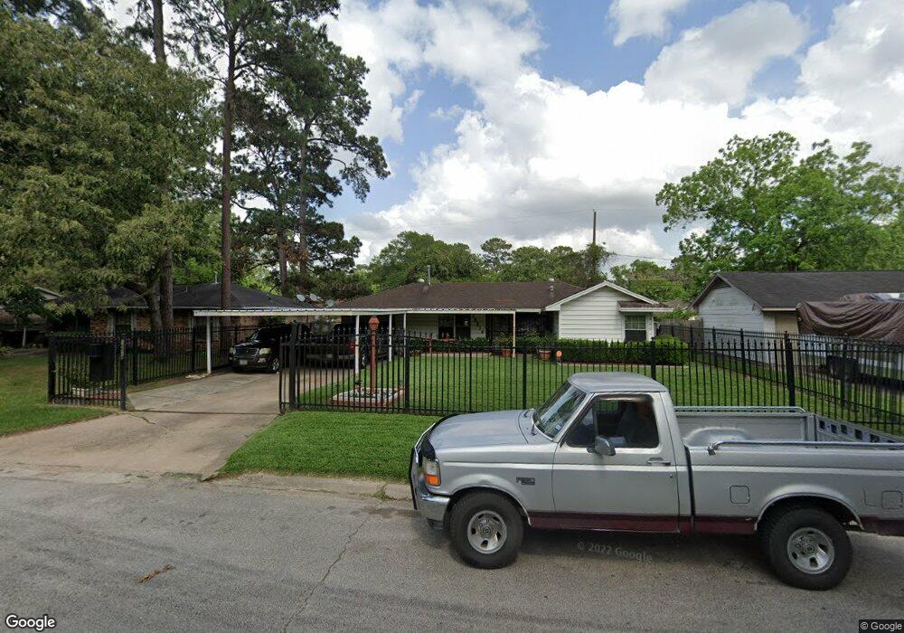 10514 Hollyglen Dr, Houston, TX 77016 - photo 1