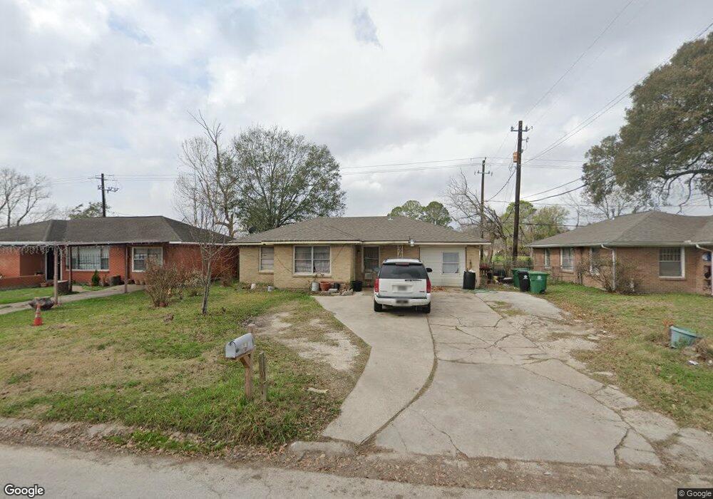 10811 Royal Pine Dr, Houston, TX 77093 - photo 1