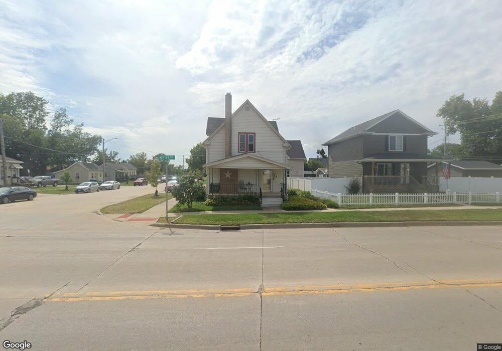 328 6th St SW, Cedar Rapids, IA 52404 - photo 1