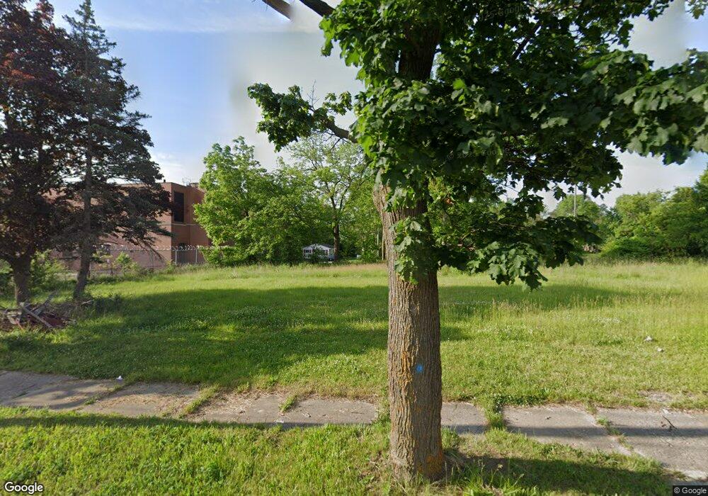 634 E Alma Ave, Flint, MI 48505 - photo 1