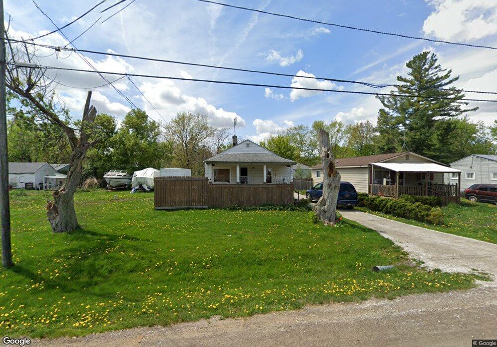 2108 Algonac Dr, Flint, MI 48532 - photo 1