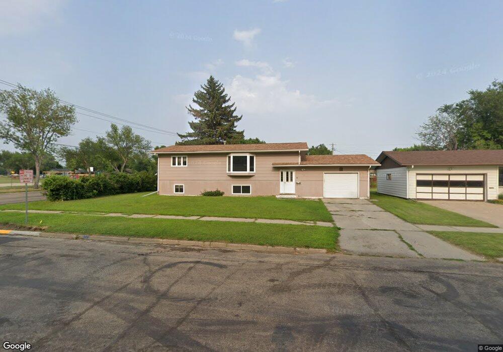 330 16th Ave NE, Jamestown, ND 58401 - photo 1