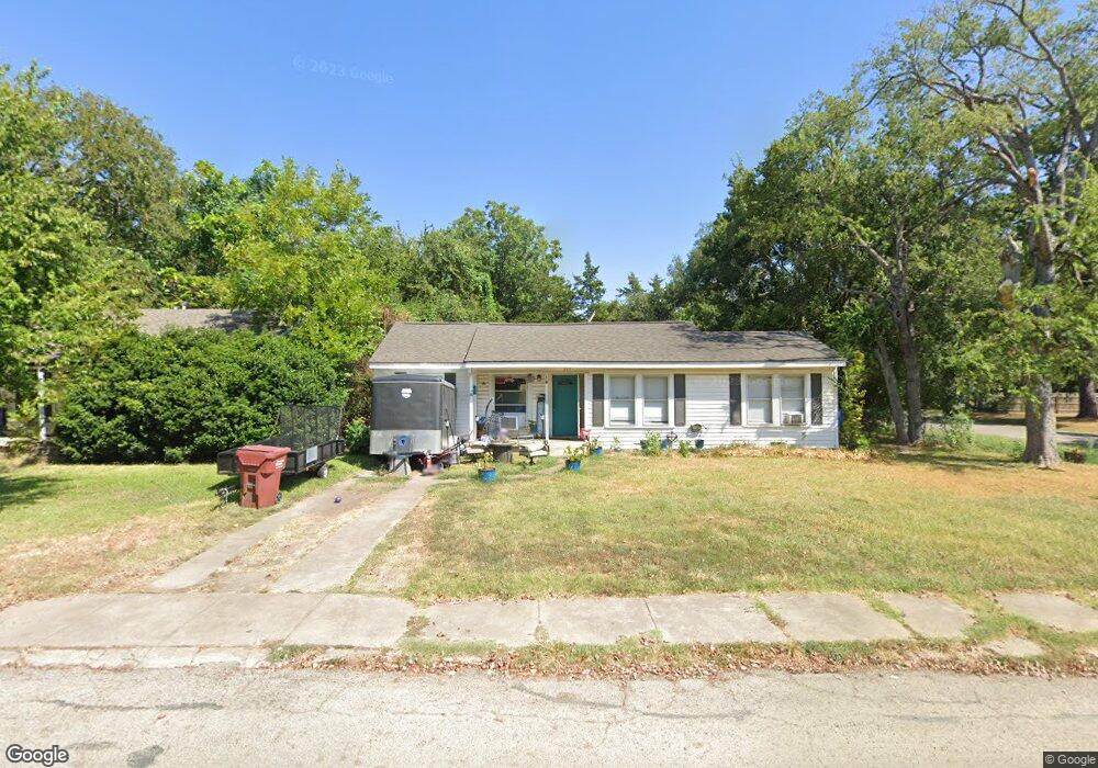 257 E Boyd St, Bonham, TX 75418 - photo 1