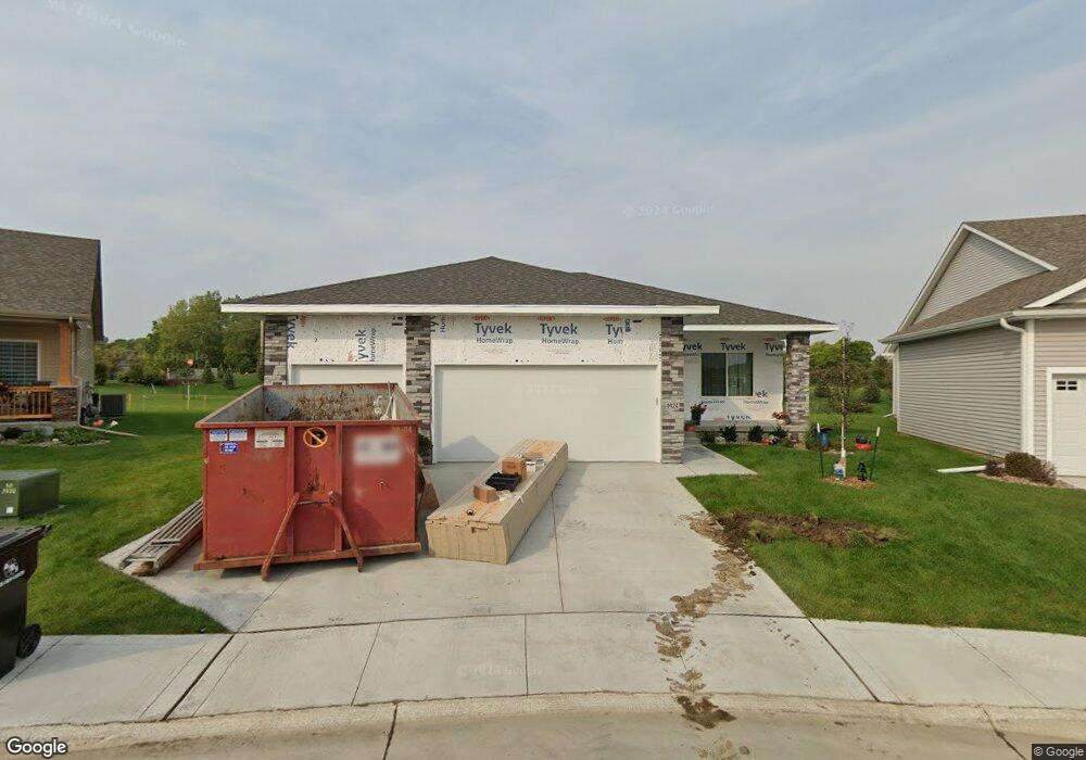 9924 Thorton Dr, Johnston, IA 50131 - photo 1