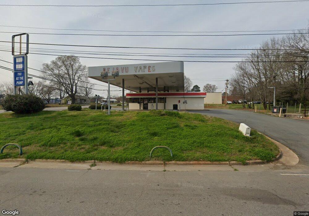 1402 Wilkesboro Hwy, Statesville, NC 28625 - photo 1