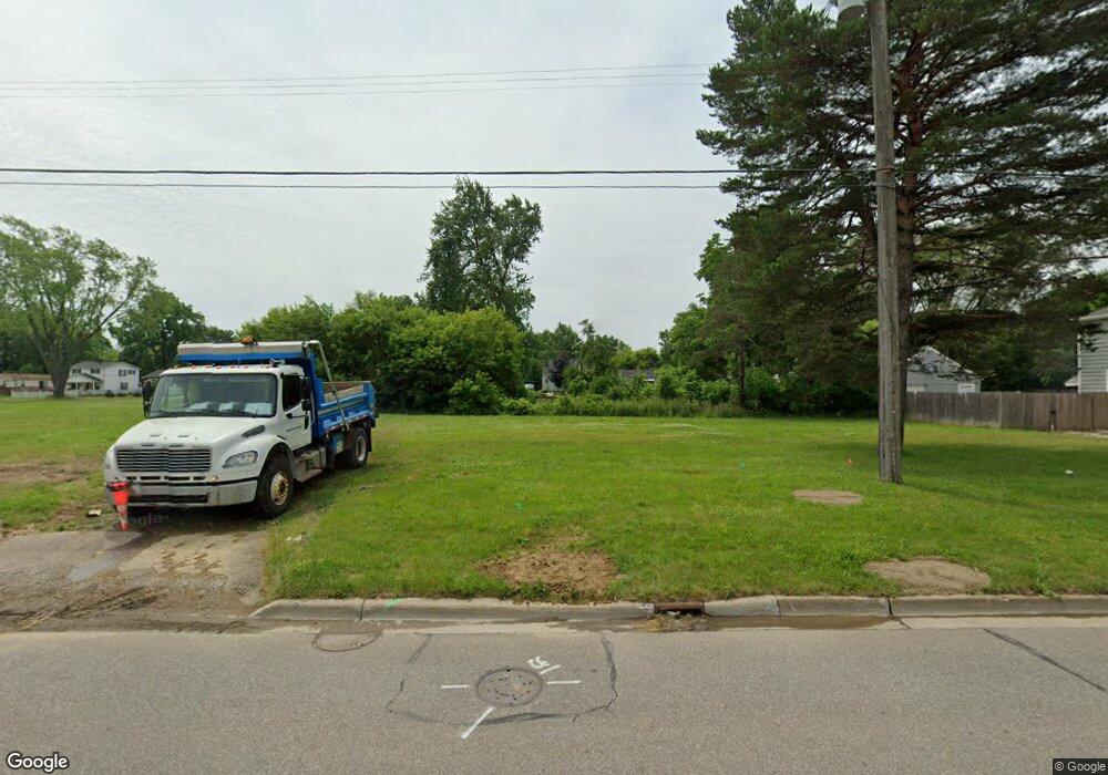 1063 W Bristol Rd, Flint, MI 48507 - photo 1