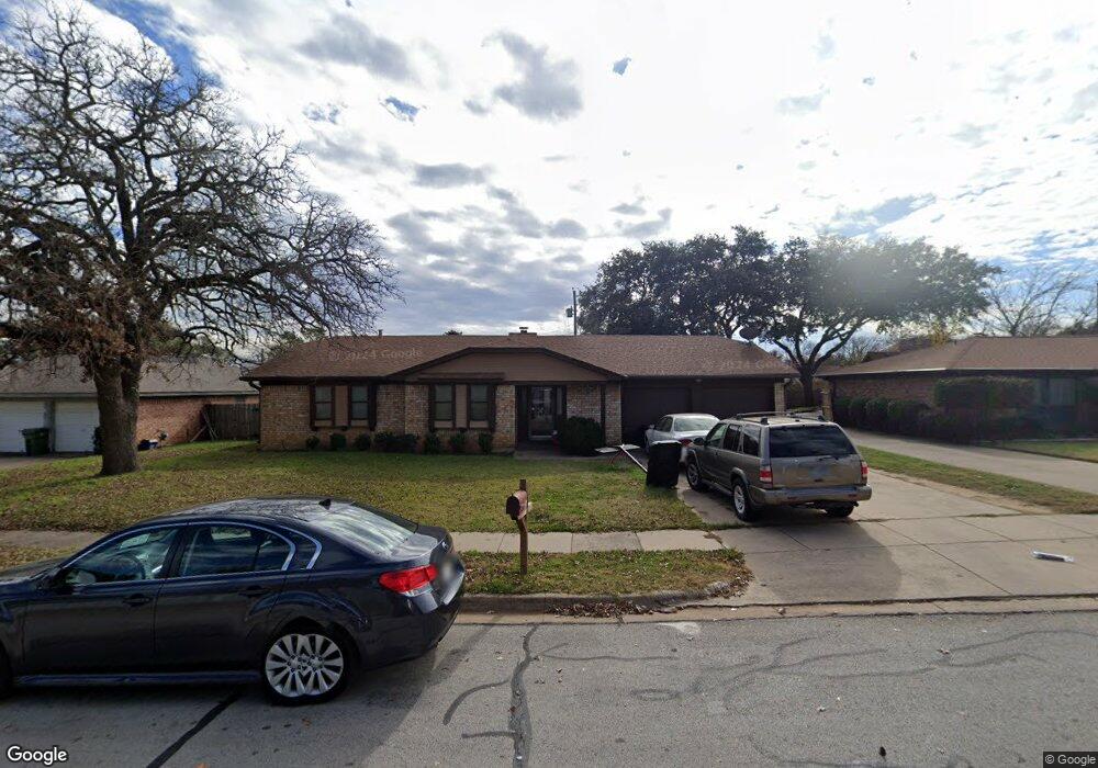 712 Spring Lake Dr, Bedford, TX 76021 - photo 1