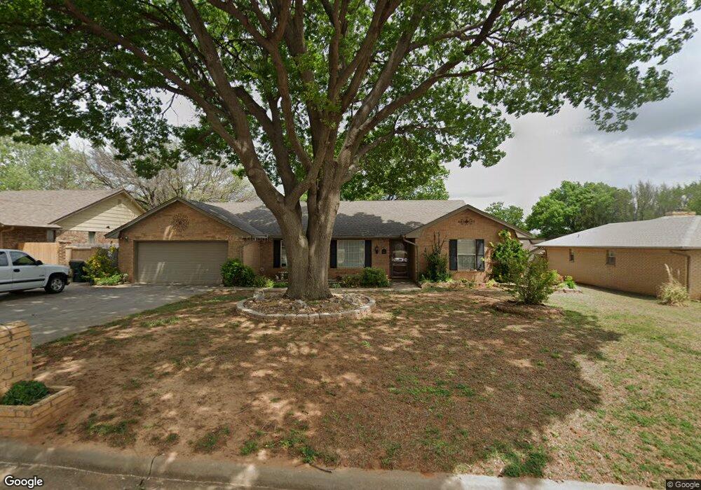 2112 Twin Dr, Duncan, OK 73533 - photo 1