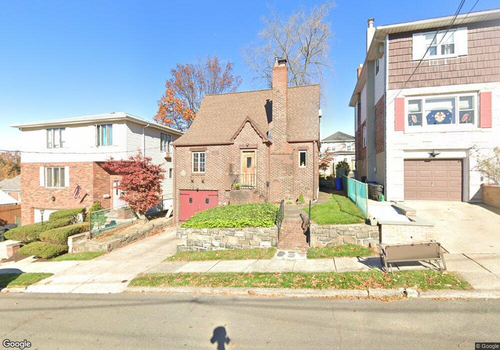 543 Victory Ave, Ridgefield, NJ 07657 - photo 1