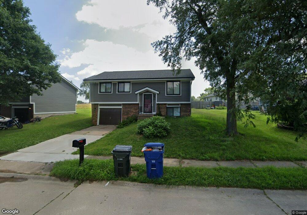 1911 W 75th Place, Davenport, IA 52806 - photo 1
