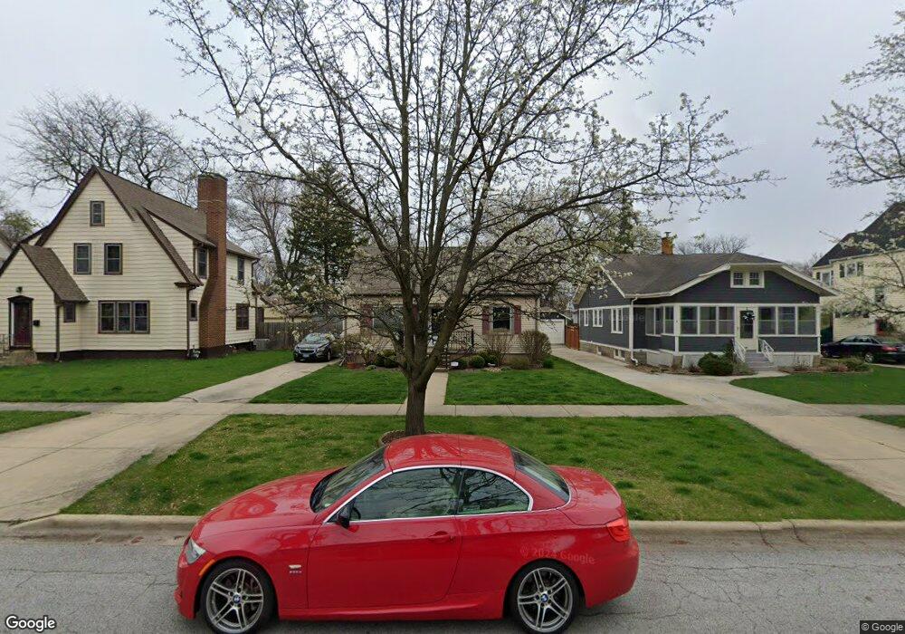 316 S Commonwealth Ave, Aurora, IL 60506 - photo 1