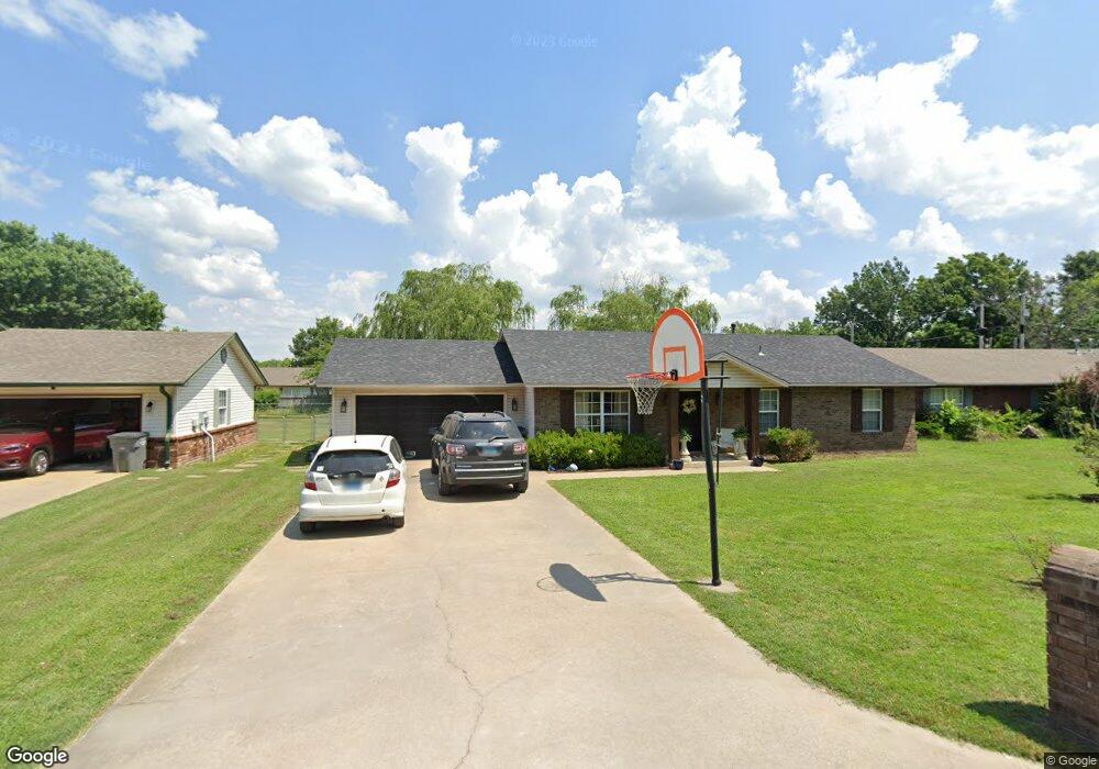 208 E Orr St, Chouteau, OK 74337 - photo 1