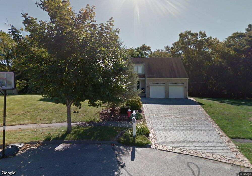 17 Radcliff Ln, North Dartmouth, MA 02747 - photo 1