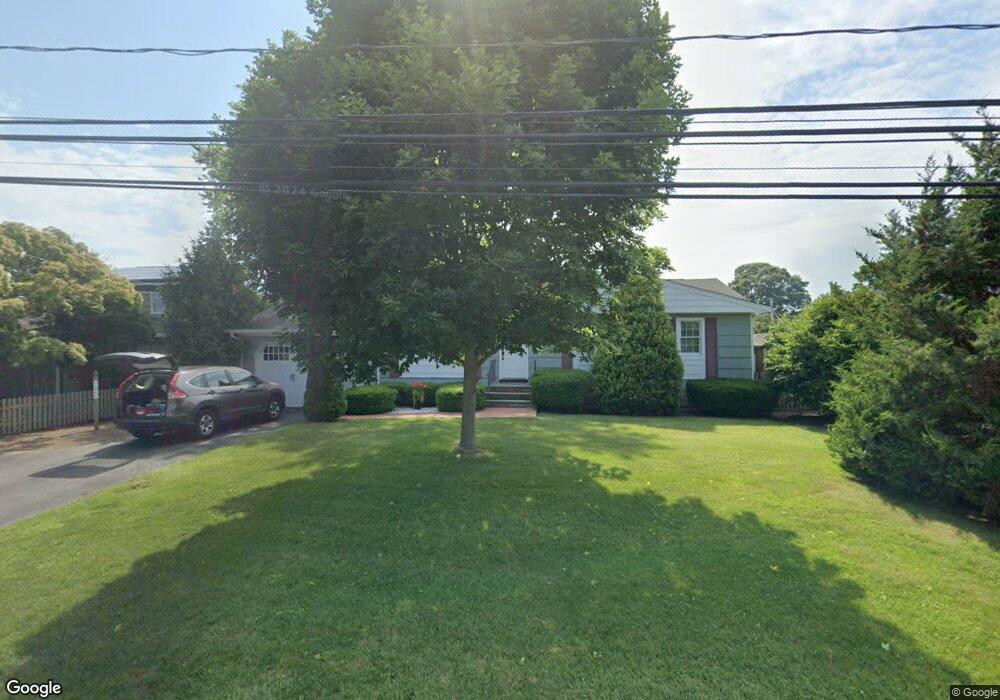 122 Barrett Ave, Bayport, NY 11705 - photo 1