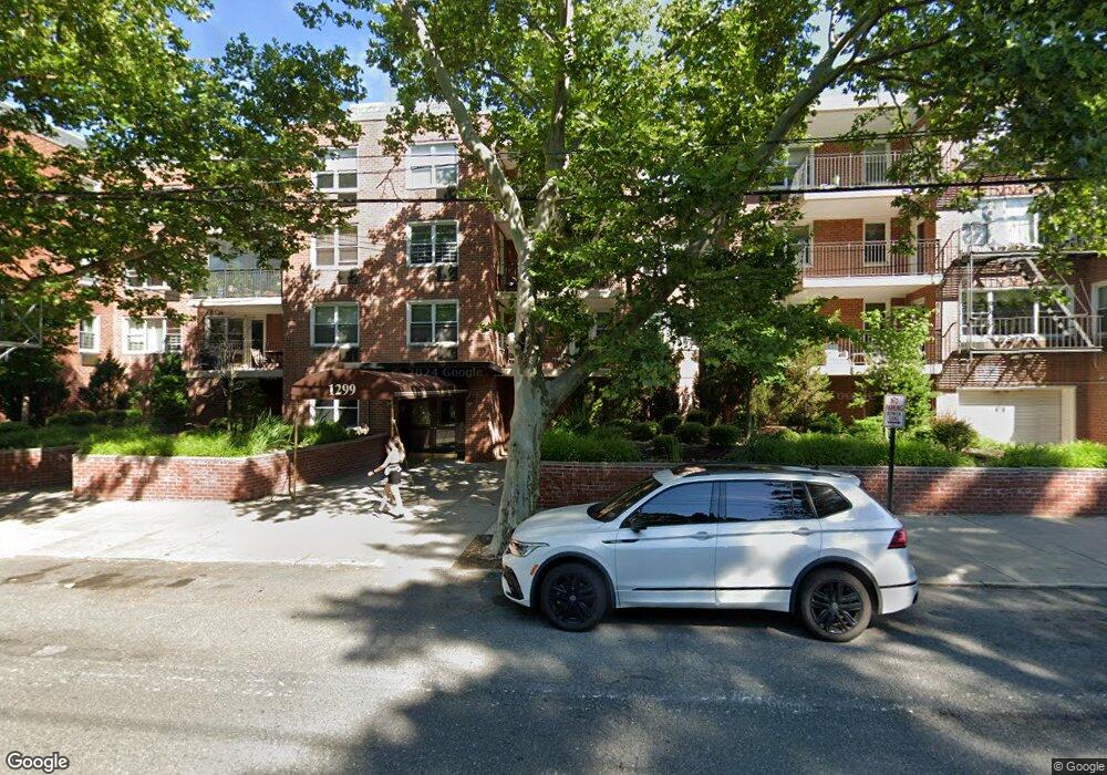 Larchmont Palmer unit 129, Larchmont, NY 10538 - photo 1