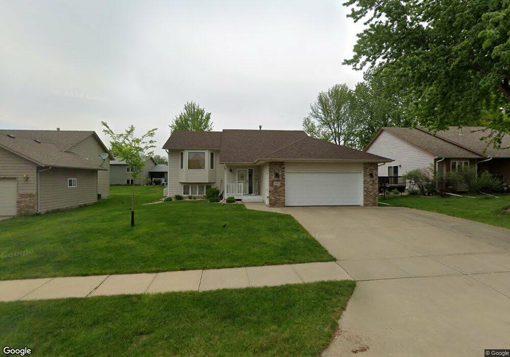 4916 E Maywood Dr, Sioux Falls, SD 57110 - photo 1