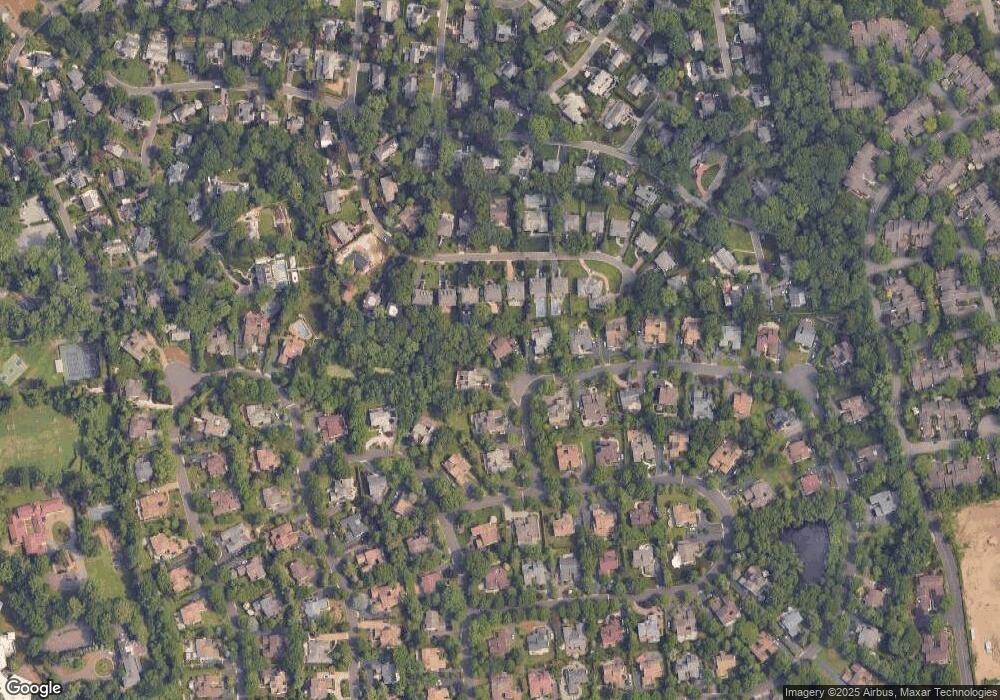 8 Bradford Rd, Manhasset, NY 11030 - photo 1