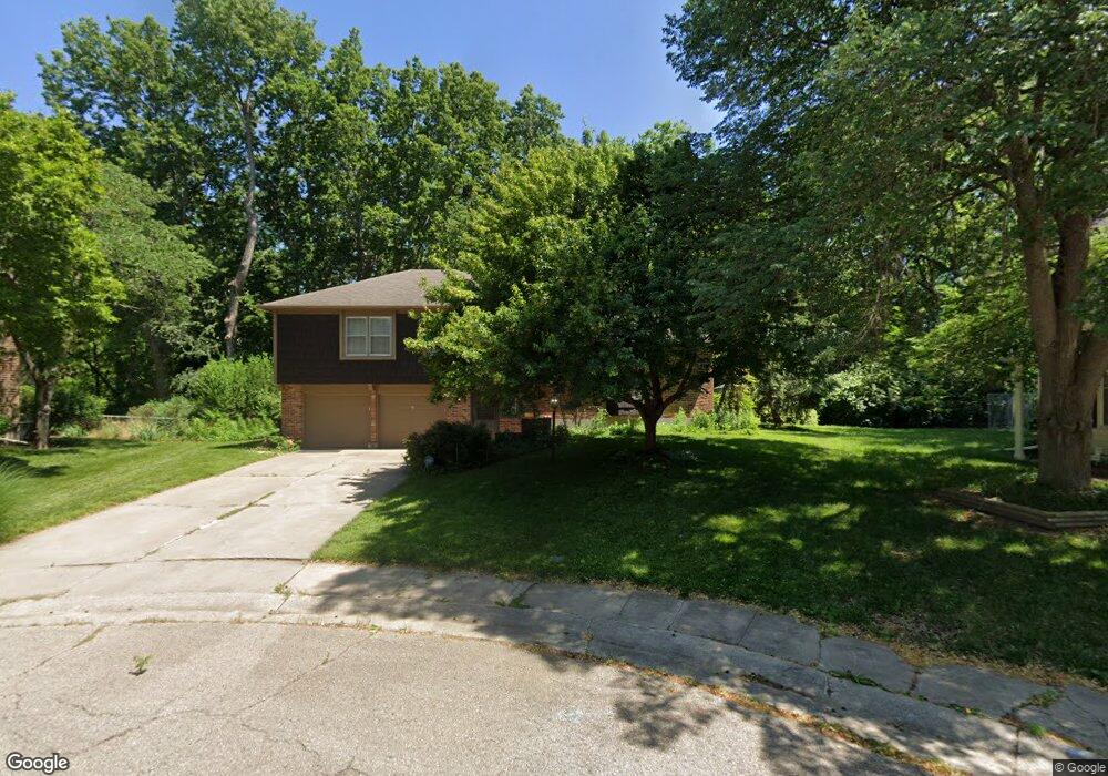 2905 SW 33rd Cir, Topeka, KS 66614 - photo 1