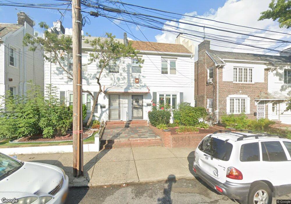 8286 166th St, Jamaica, NY 11432 - photo 1