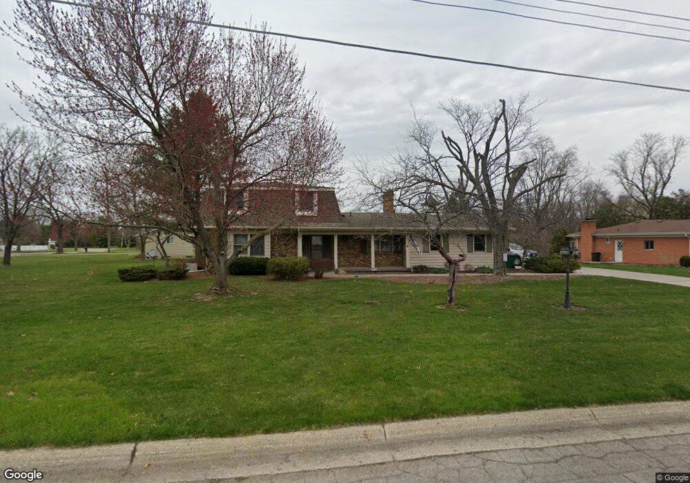 8560 Apple Blossom Ln, Flushing, MI 48433 - photo 1