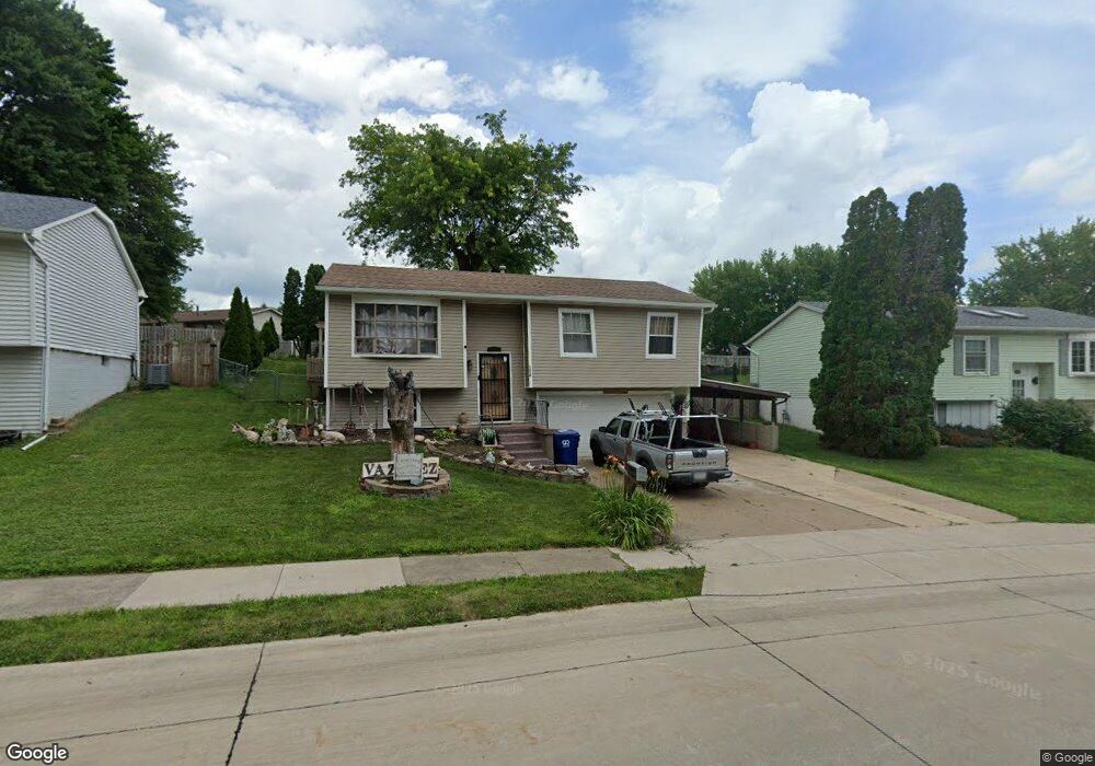 4018 W 13th St, Davenport, IA 52804 - photo 1