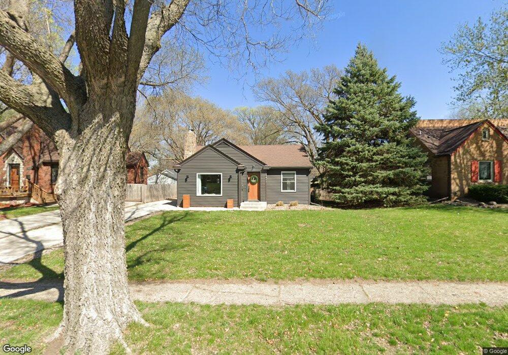 2411 35th St, Des Moines, IA 50310 - photo 1