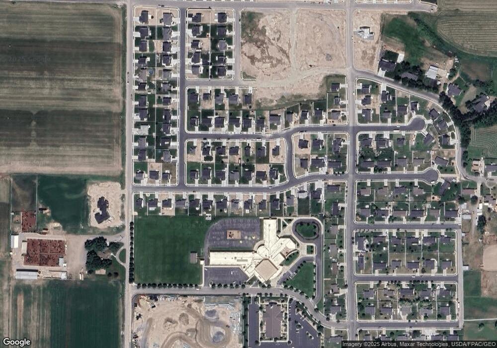 671 W 300 N, Smithfield, UT 84335 - photo 1