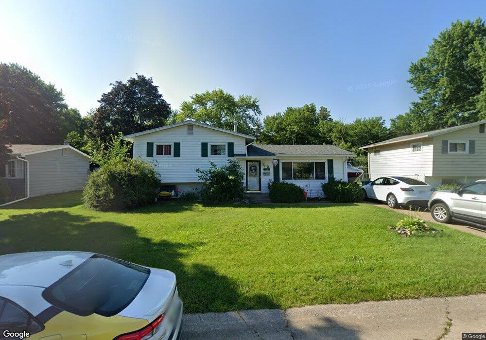 1223 Meadow Lane Dr, Bettendorf, IA 52722 - photo 1