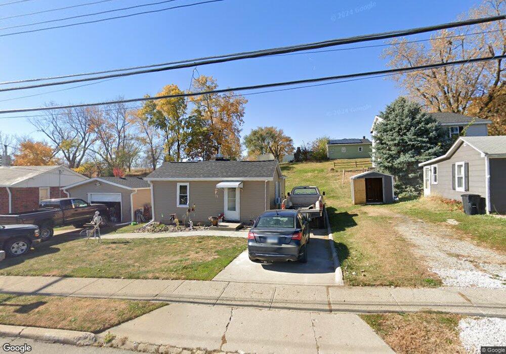 1221 1st St N, Newton, IA 50208 - photo 1