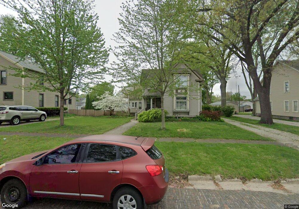 329 6th St, Lincoln, IL 62656 - photo 1