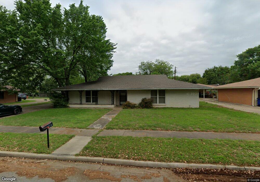 1410 Hillcrest St, Ennis, TX 75119 - photo 1
