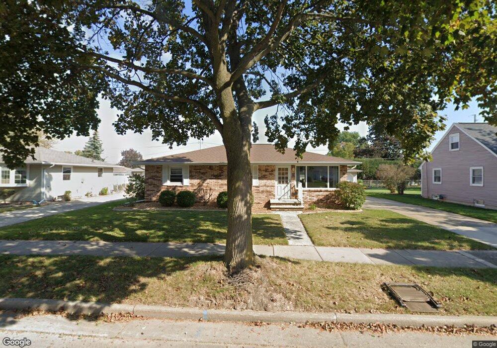 519 Richard St, Combined Locks, WI 54113 - photo 1