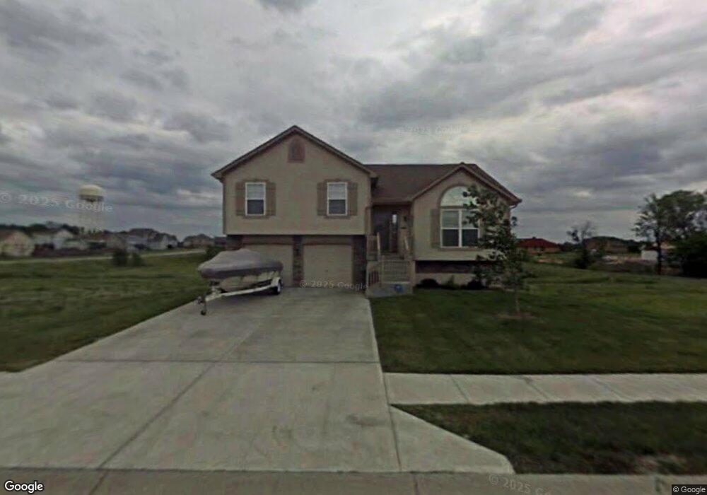 521 Chardonnay Ave, Raymore, MO 64083 - photo 1